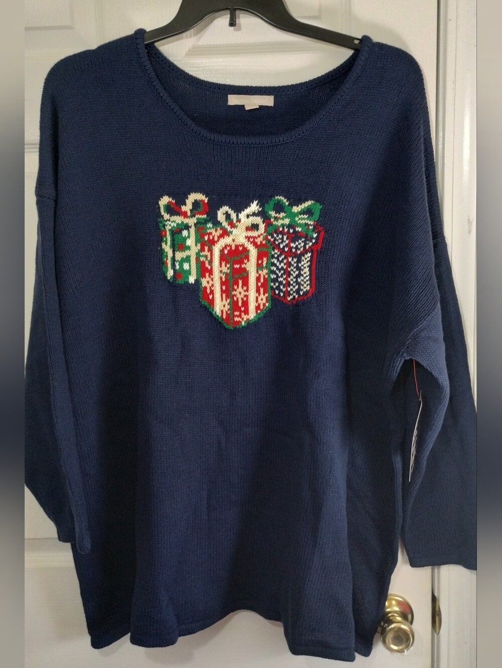 NWT Plus Size Navy Blue Holiday Crewneck Sweater with Gift Box Motif (A2)